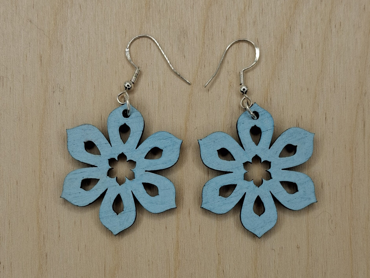 Brincos de Madeira com o tema NATUREZA, cortados a laser