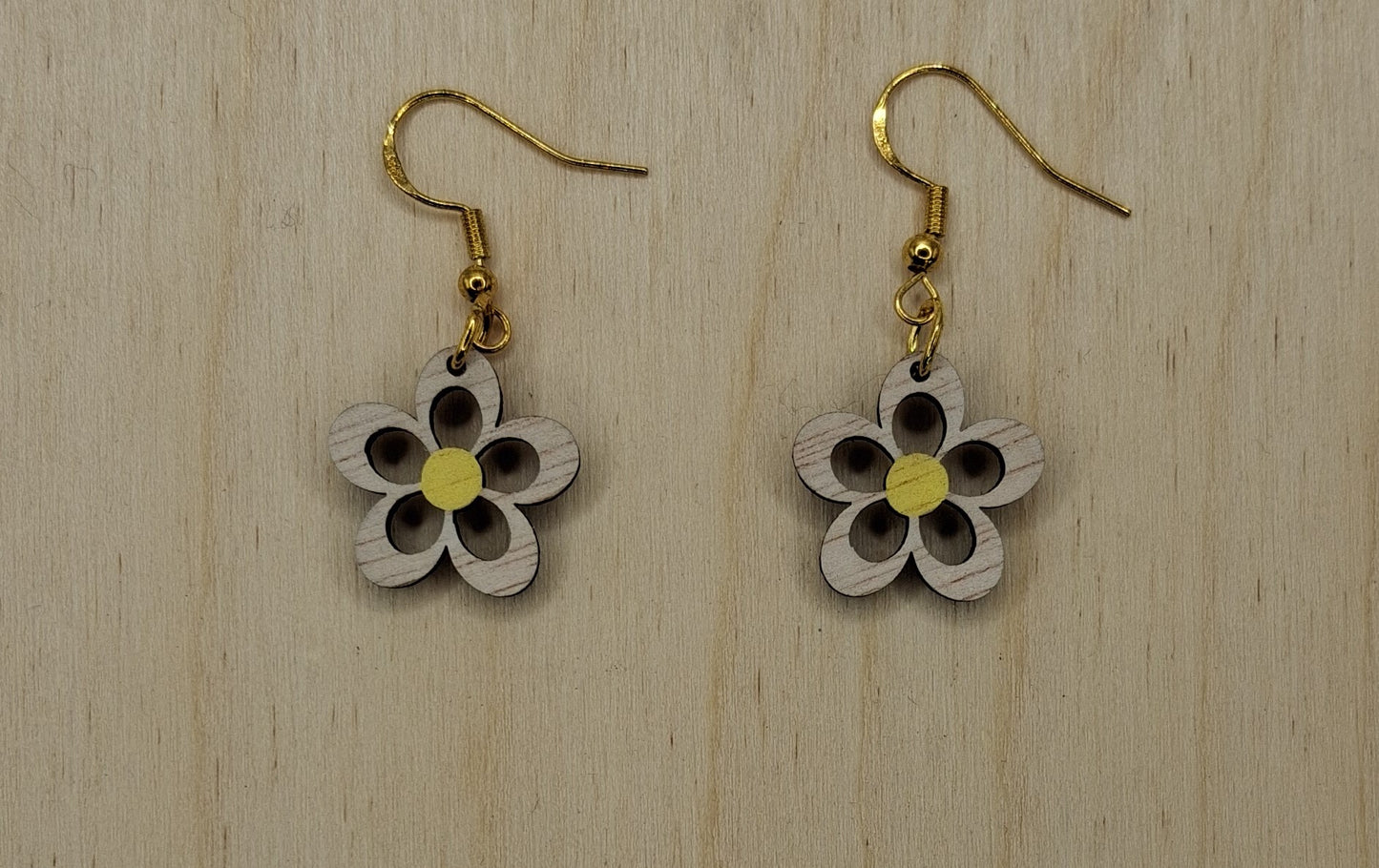 Brincos de Madeira com o tema NATUREZA, cortados a laser