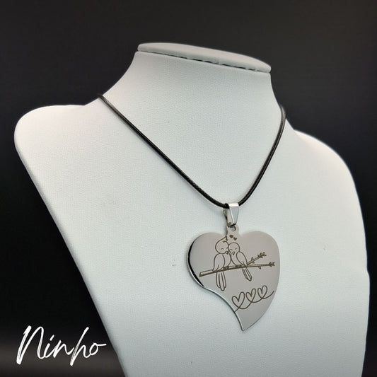 Pendentes coração, gravados a laser, em aço inoxidável, com fio