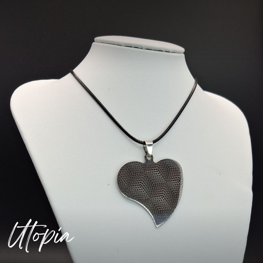 Pendentes coração, gravados a laser, em aço inoxidável, com fio